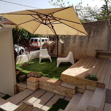 Quiet Garden Villa Rishon LeZion Exteriör bild